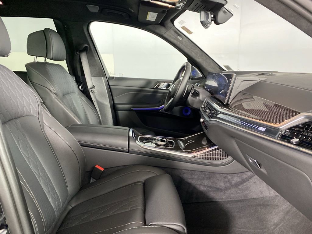 Certified 2025 BMW X7 M60i AWD/4WD image 34