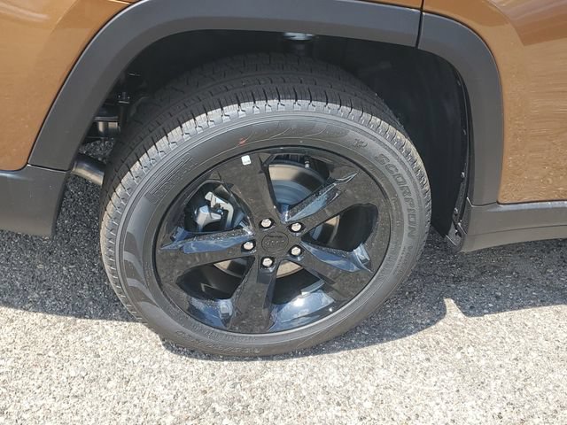 New 2026 Jeep Grand Cherokee L Limited w/ Limited Altitude Package AWD/4WD image 5
