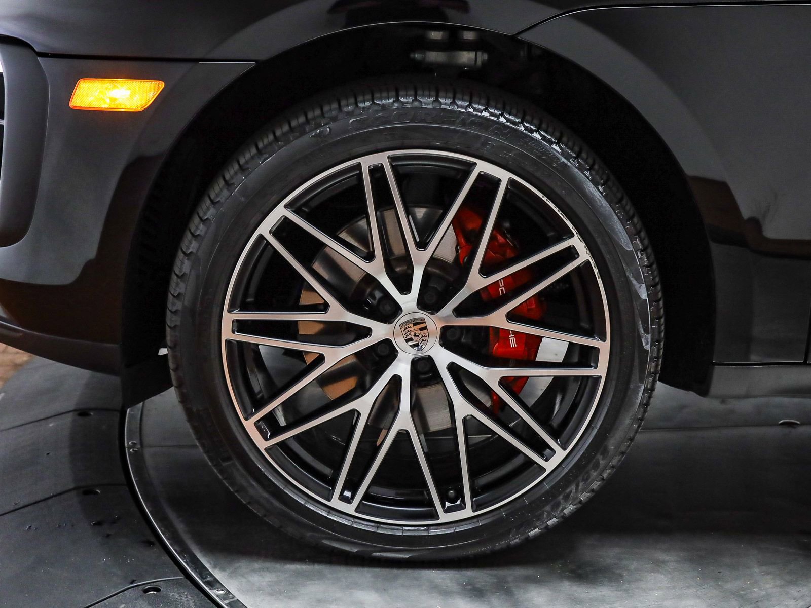 Certified 2025 Porsche Macan S AWD/4WD image 10