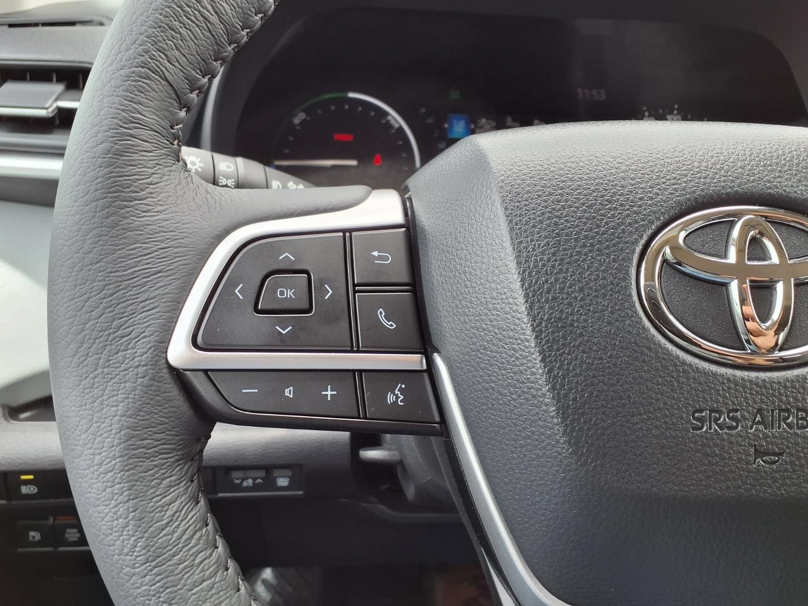 Certified 2026 Toyota Sienna XLE FWD image 22
