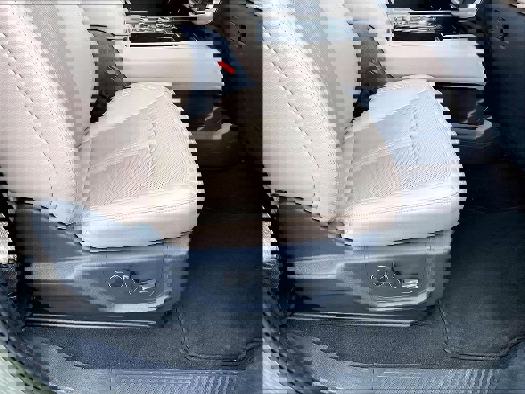 Used 2024 Ford Expedition Limited image 39