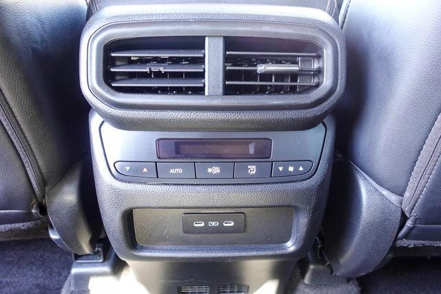 Used 2024 Honda Pilot Touring image 29