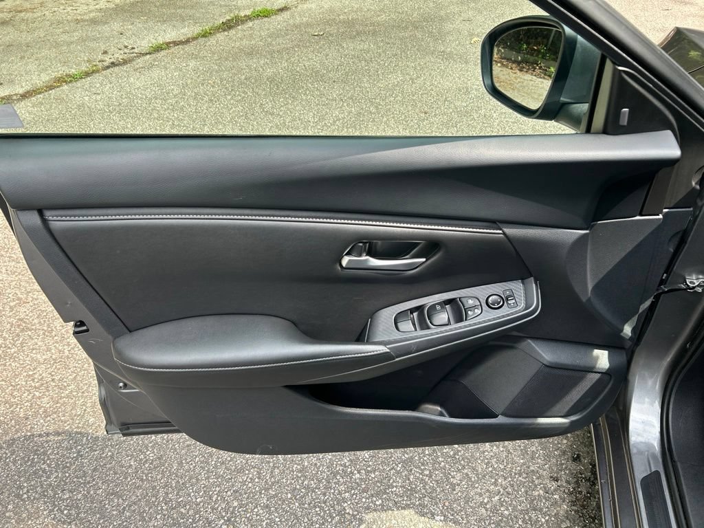 Used 2024 Nissan Sentra SV FWD image 14