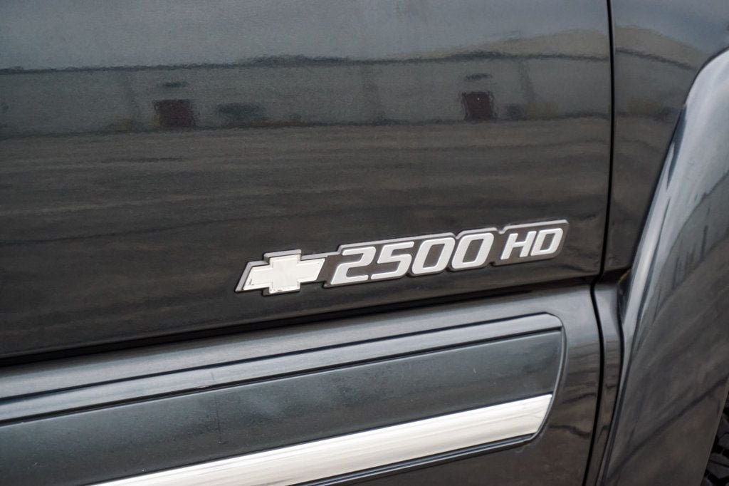 Used 2004 Chevrolet Silverado 2500 LS AWD/4WD image 55