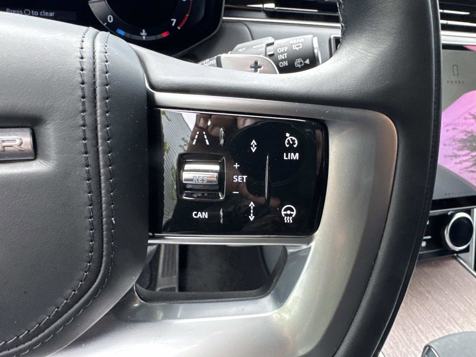 Used 2023 Land Rover Range Rover SE image 30