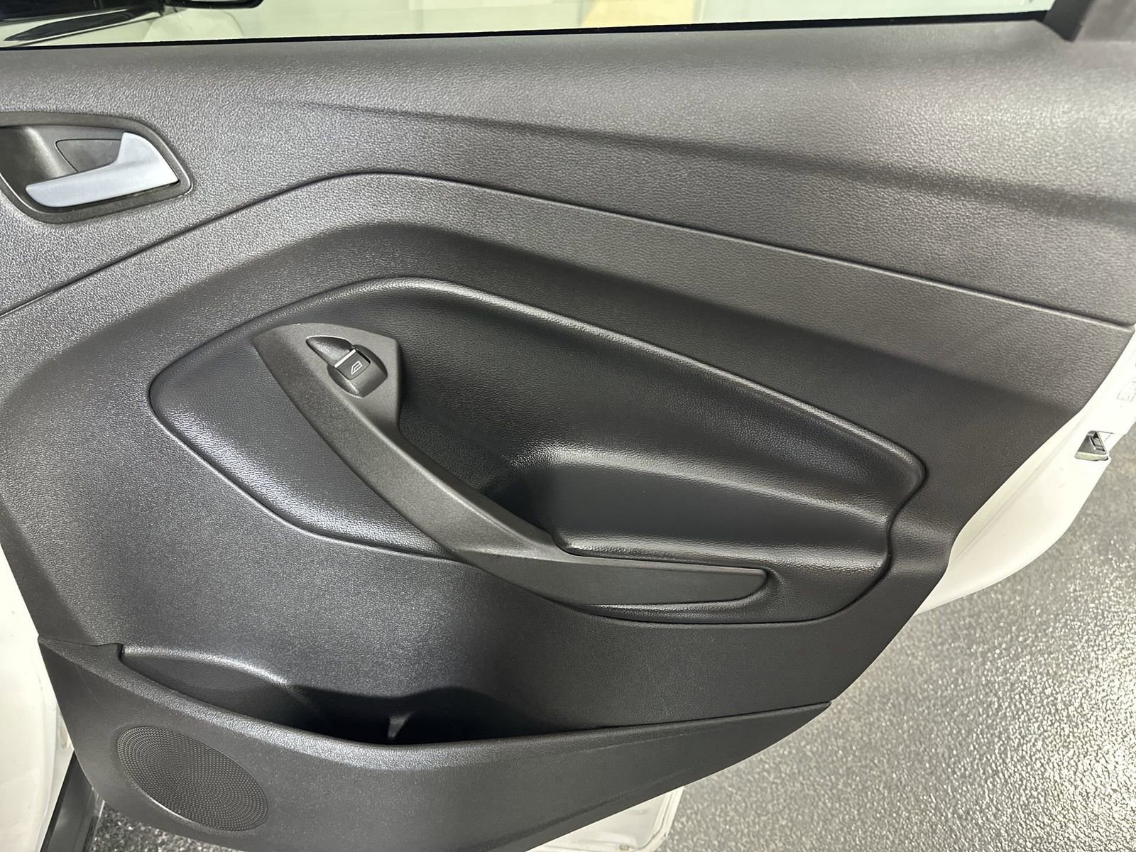 Used 2019 Ford Escape SEL image 35