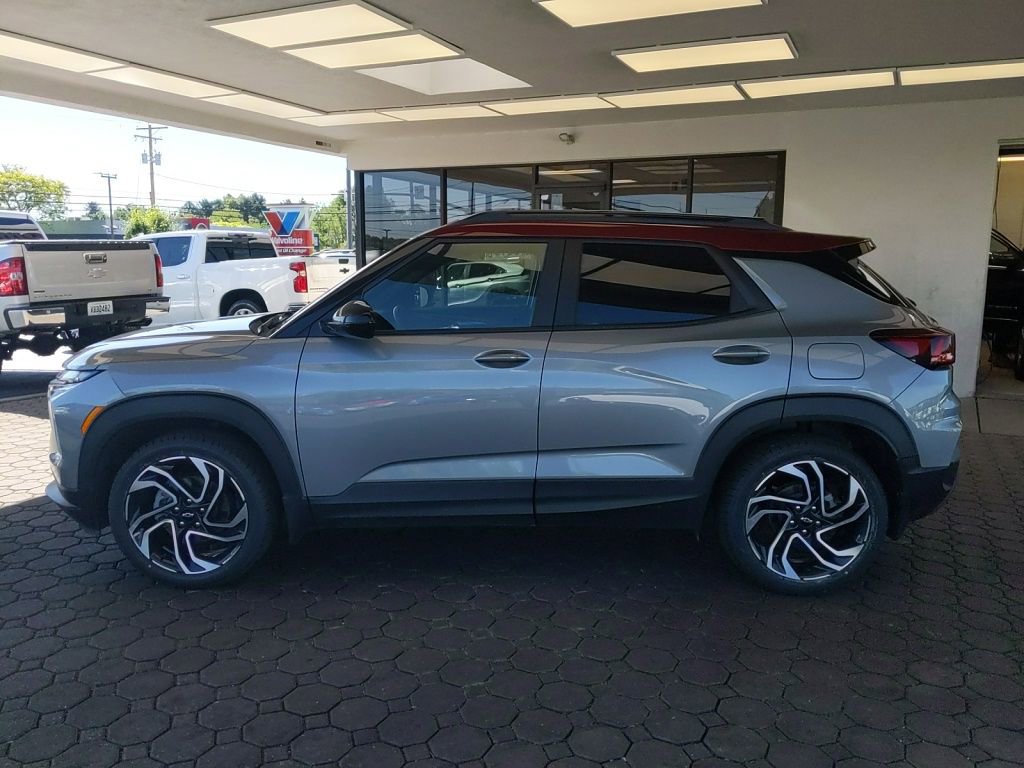 Used 2025 Chevrolet TrailBlazer RS w/ Convenience Package AWD/4WD image 11