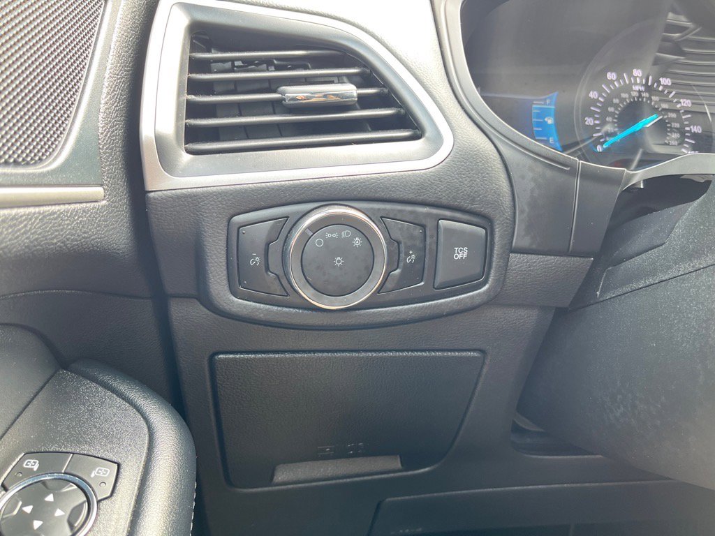 Used 2024 Ford Edge SEL image 25