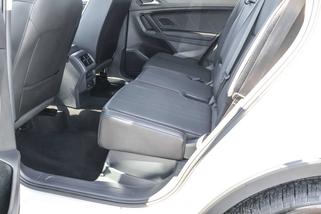 Certified 2024 Volkswagen Tiguan Wolfsburg Edition AWD/4WD image 29