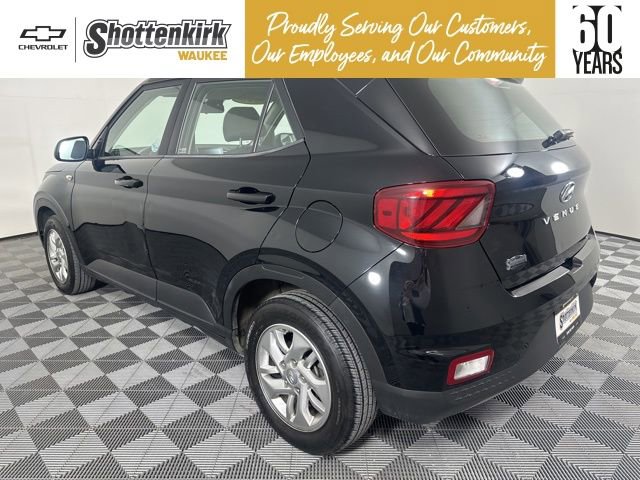 Used 2020 Hyundai Venue SEL image 5