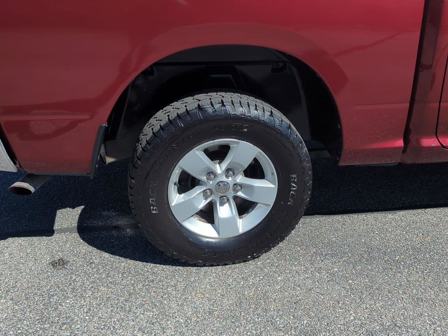 Used 2021 RAM 1500 Classic SLT image 7