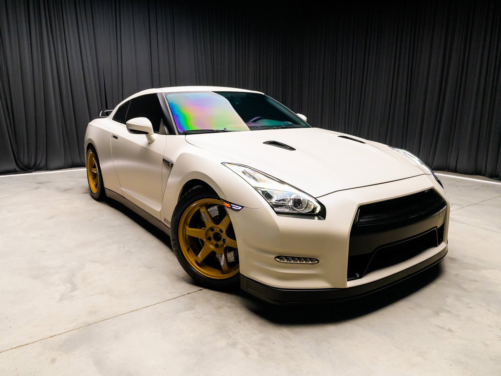 Used 2015 Nissan GT-R Premium image 61