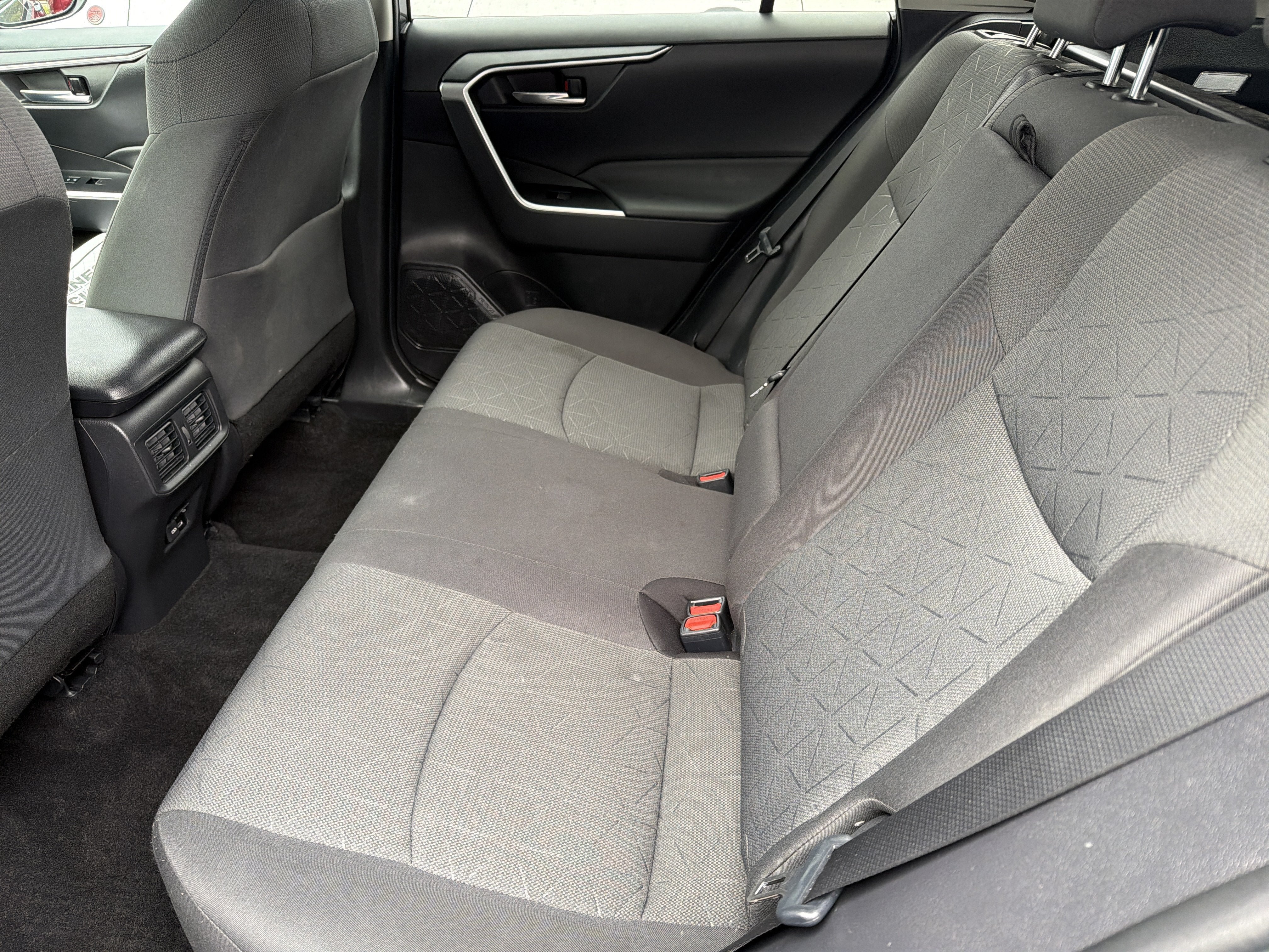 Used 2023 Toyota RAV4 XLE AWD/4WD image 10