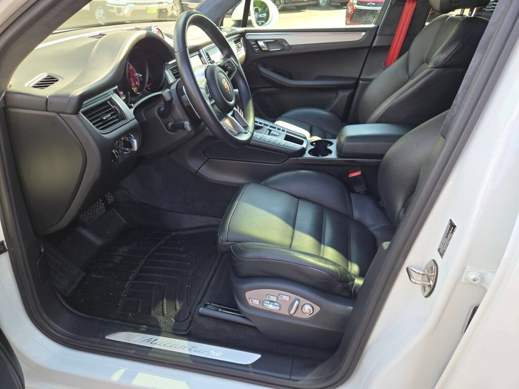 Used 2015 Porsche Macan Turbo AWD/4WD image 20