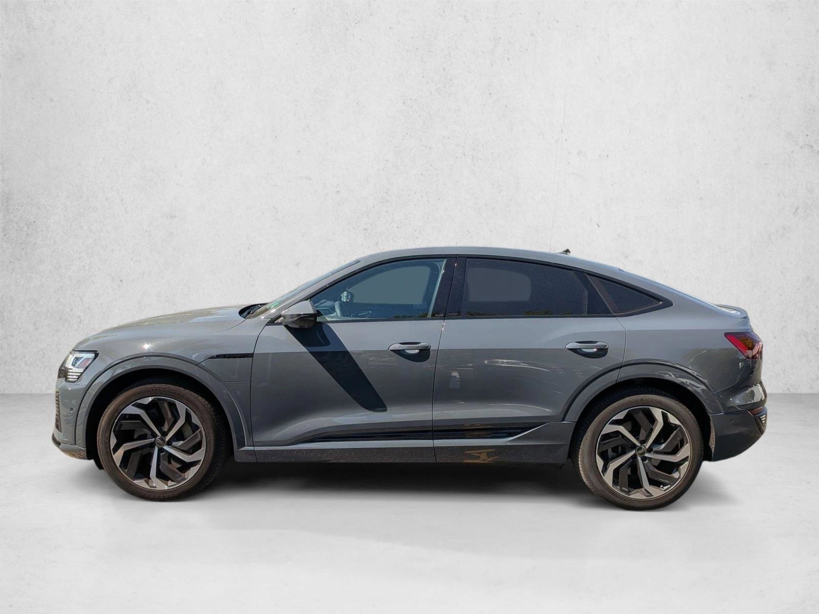 Certified 2024 Audi Q8 e-tron Premium Plus w/ Premium Plus Package AWD/4WD image 7
