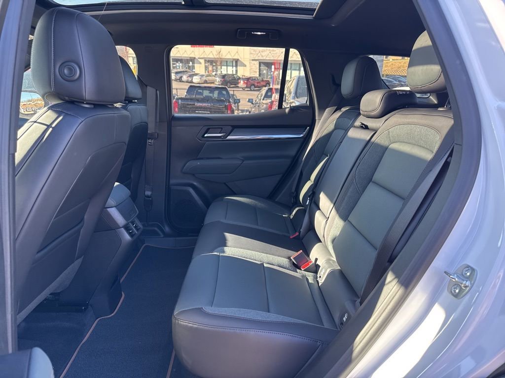 New 2026 GMC Terrain AT4 w/ LPO, Black Badging Package image 28
