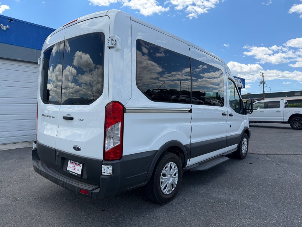 Used 2017 Ford Transit 150 XLT RWD image 5