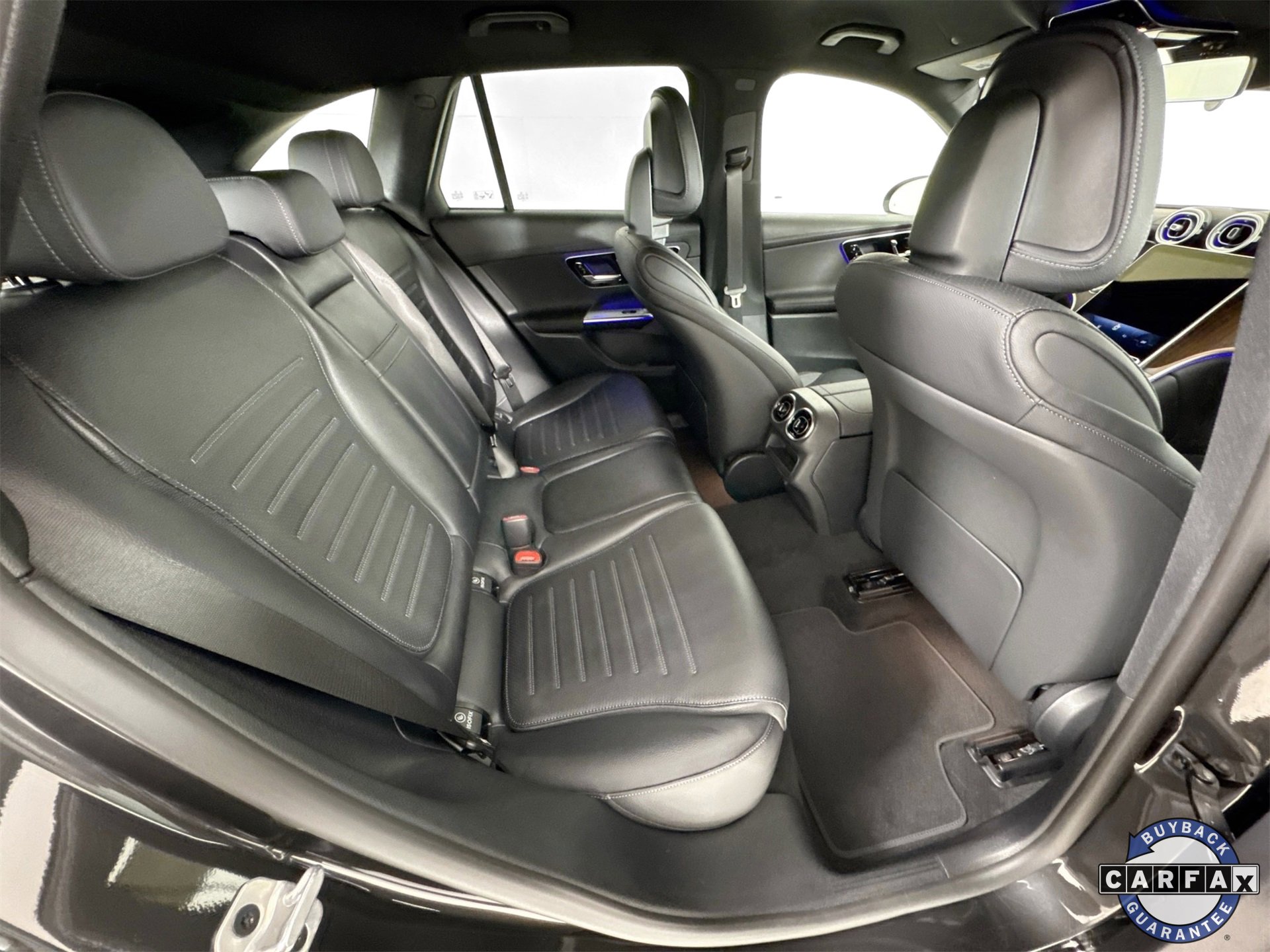 Used 2025 Mercedes-Benz GLC 350e 4MATIC image 29