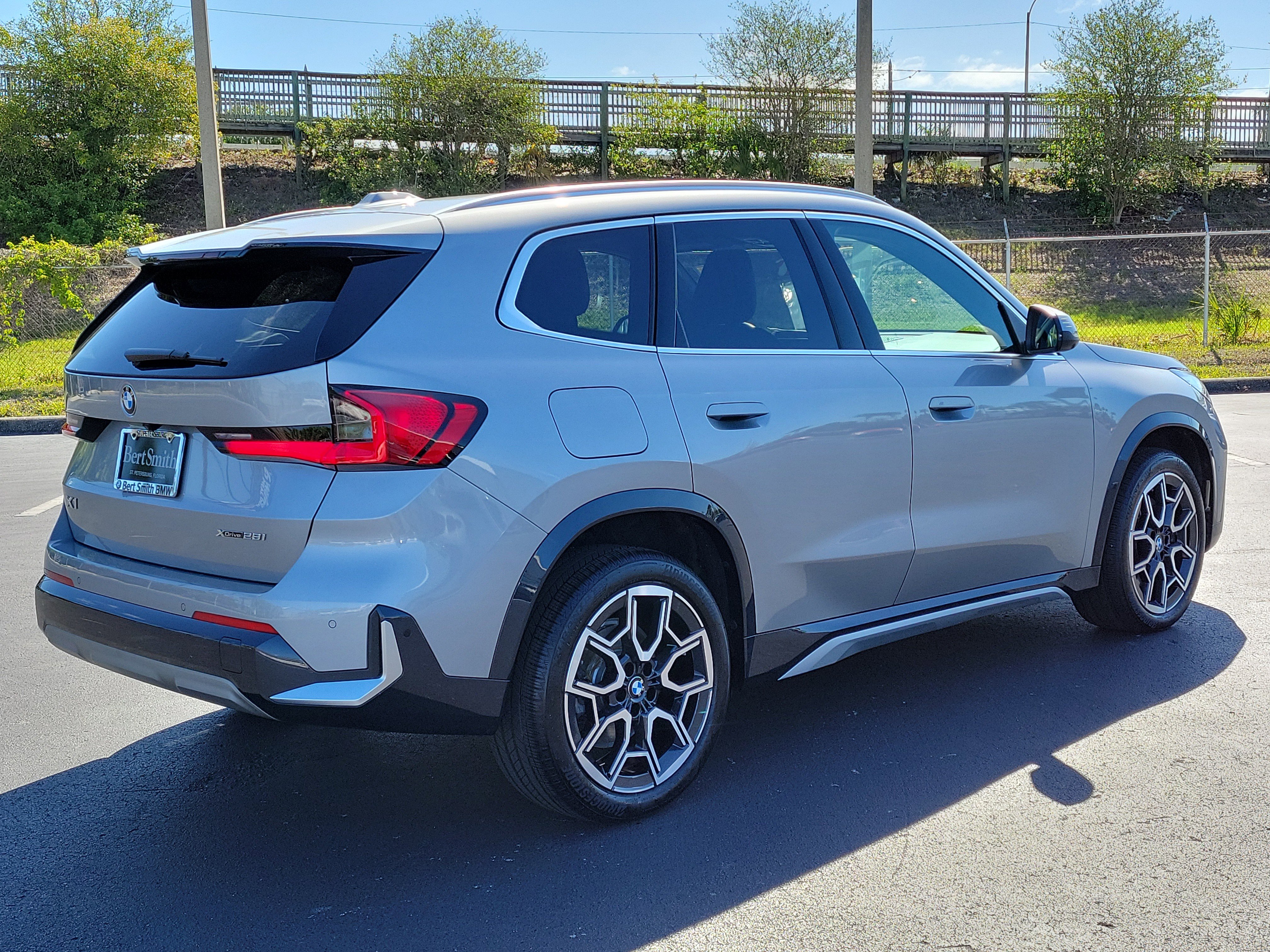 Used 2026 BMW X1 xDrive28i w/ Technology Package image 3