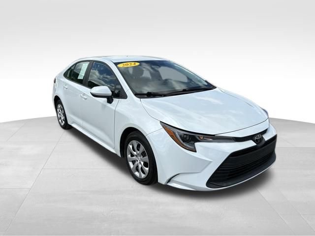 Used 2024 Toyota Corolla LE FWD image 8