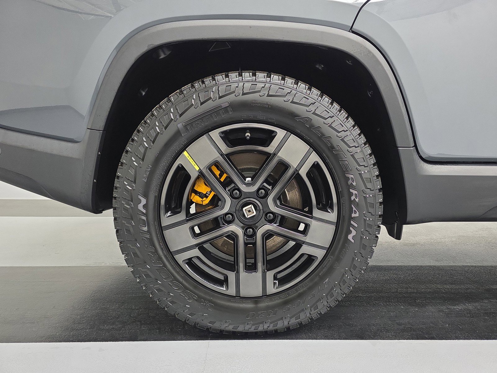 Used 2022 Rivian R1T Adventure image 12