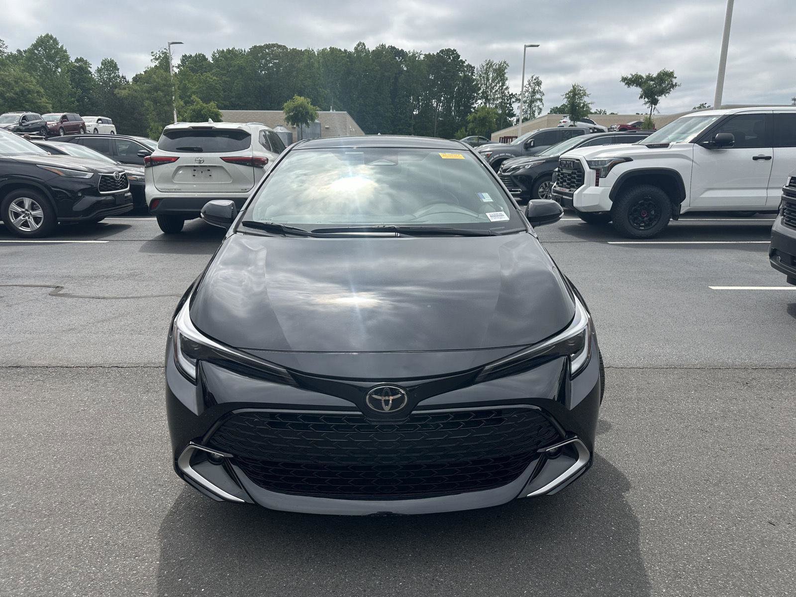 Used 2024 Toyota Corolla XSE FWD video 3