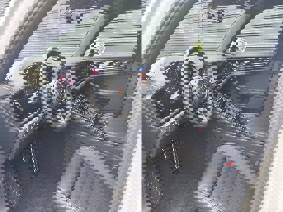 Certified 2024 Porsche Panamera image 10