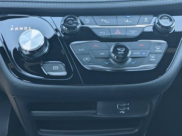 New 2026 Chrysler Pacifica Select FWD image 14