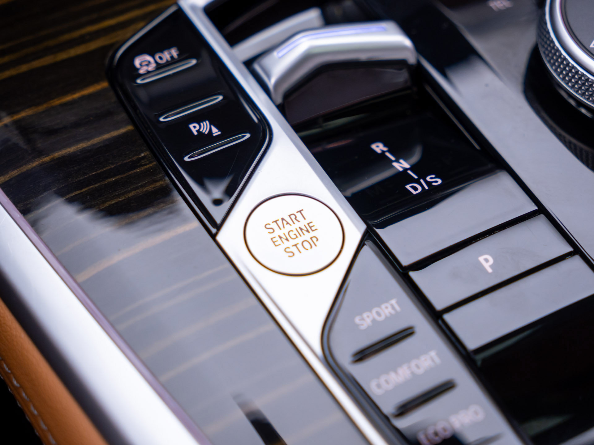 Certified 2025 BMW X7 xDrive40i AWD/4WD image 24