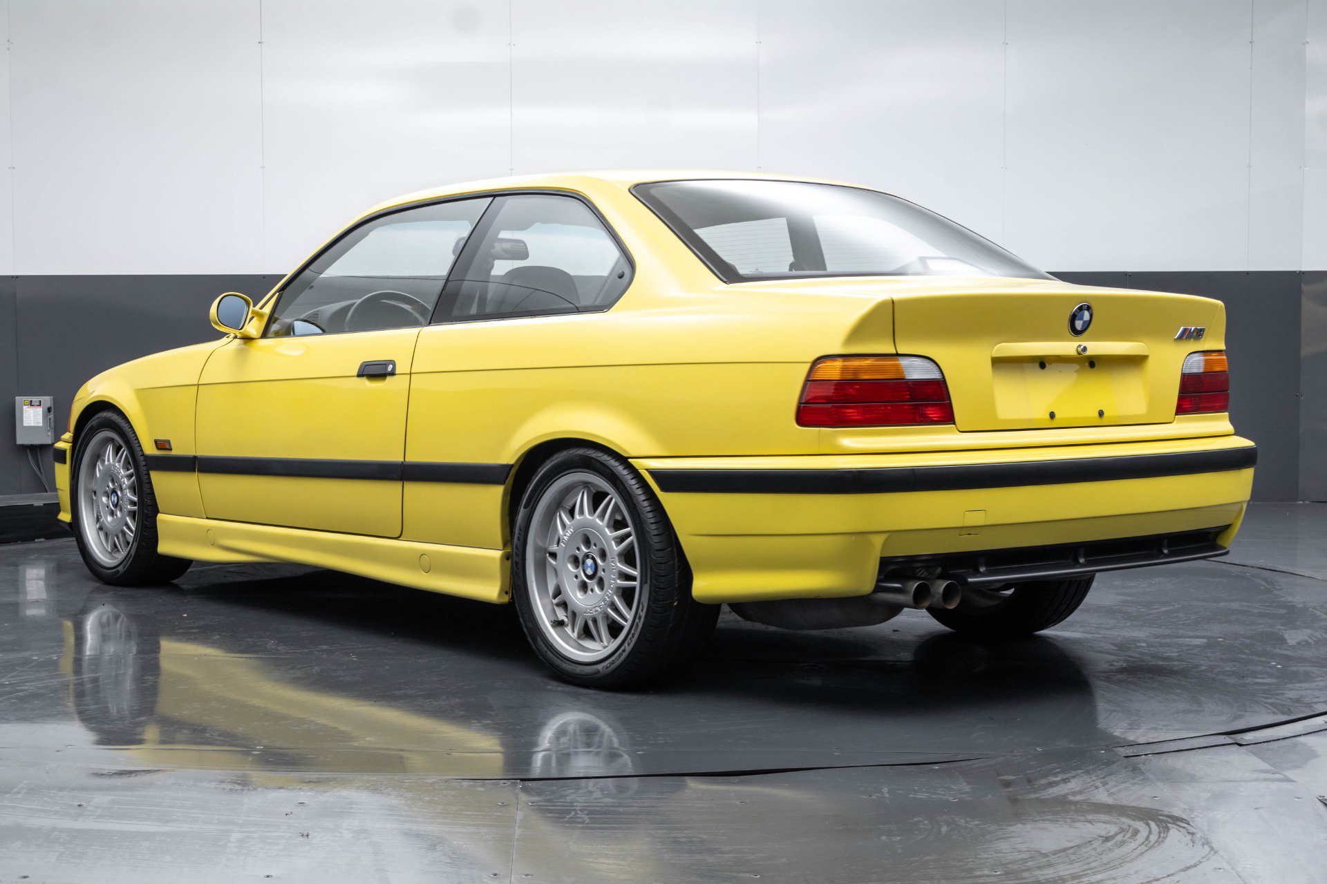 Used 1995 BMW M3 Coupe image 25