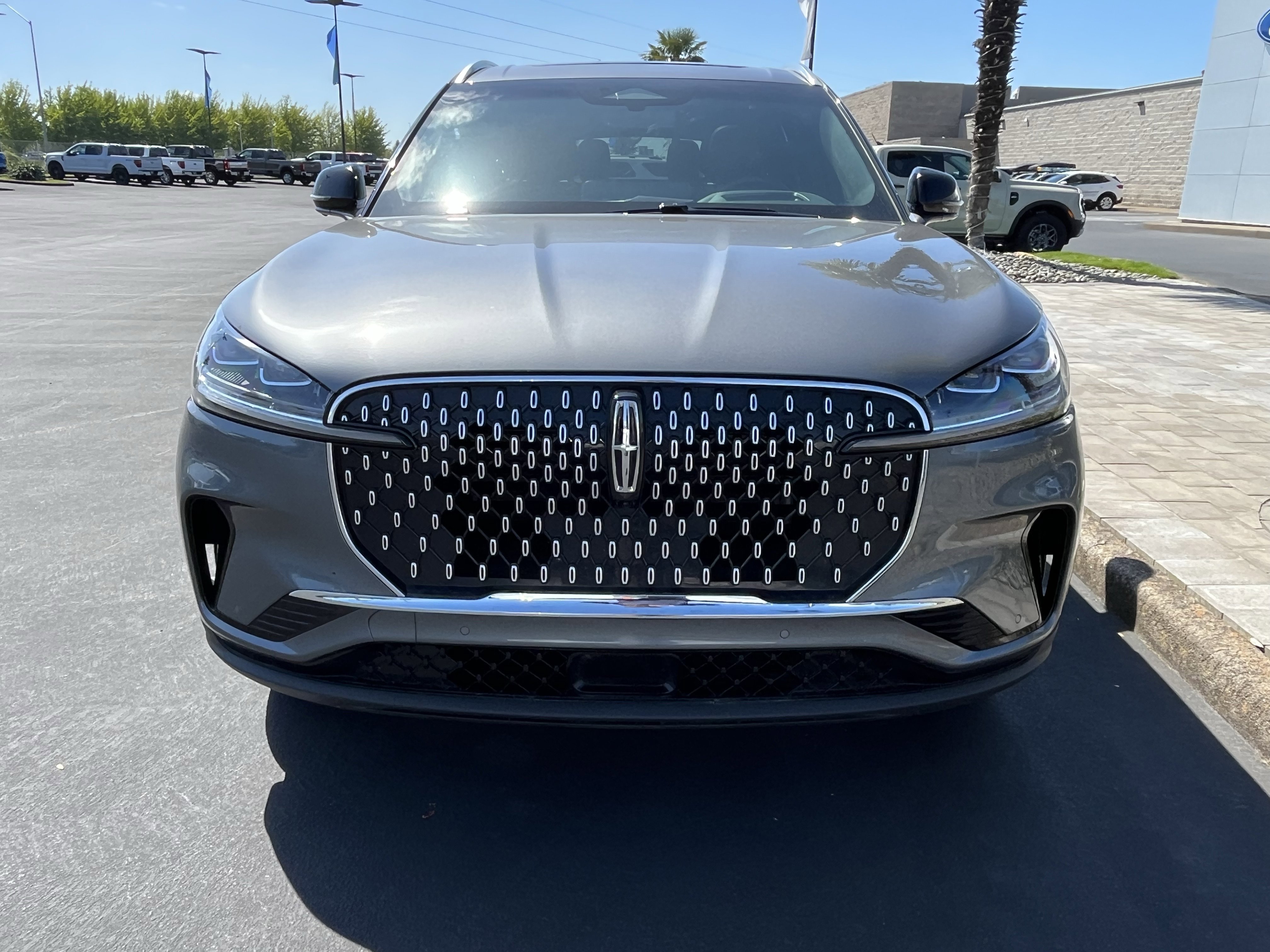 Used 2025 Lincoln Aviator Reserve w/ Equipment Group 201A AWD/4WD image 5