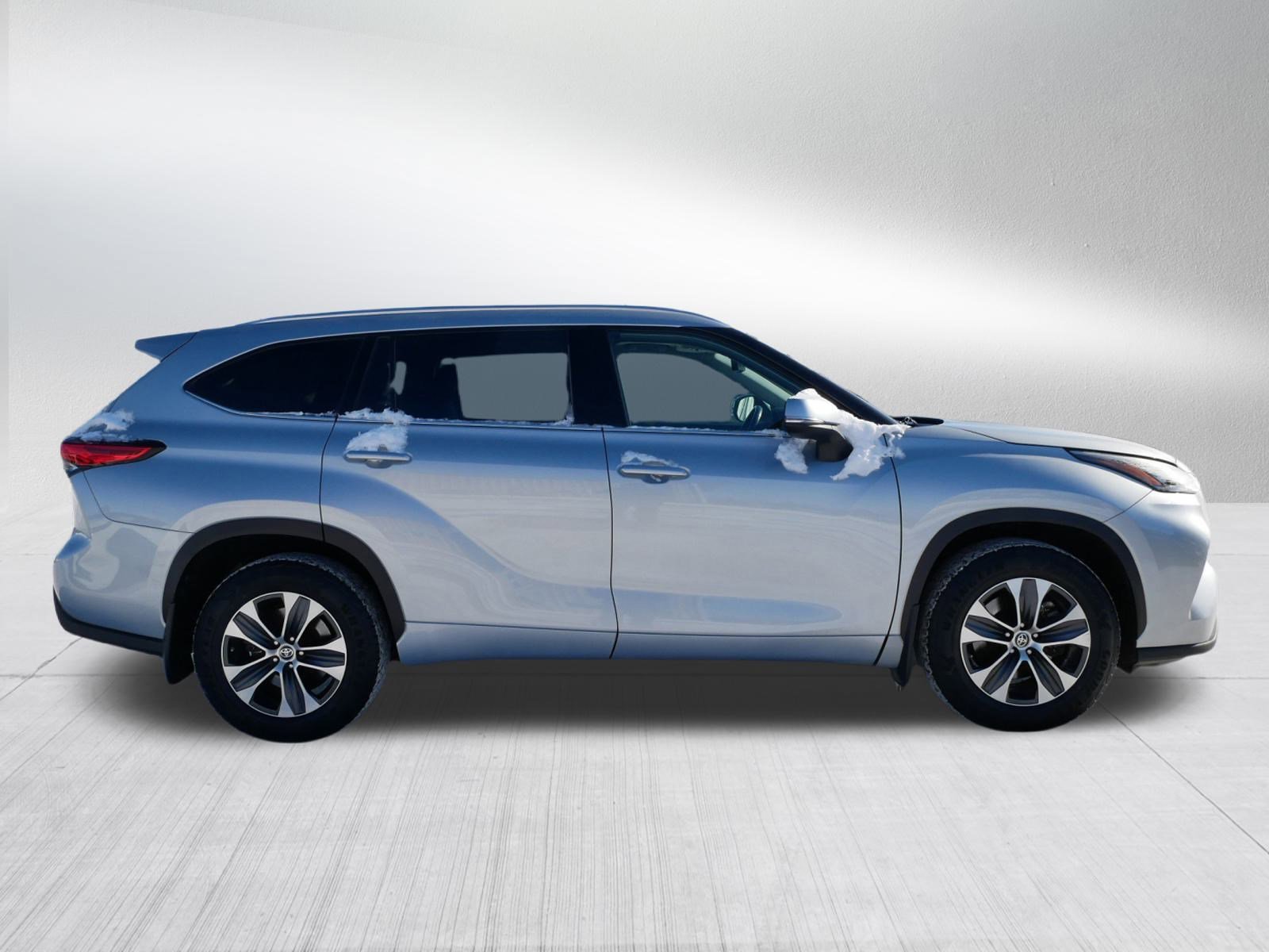 Used 2020 Toyota Highlander XLE image 8