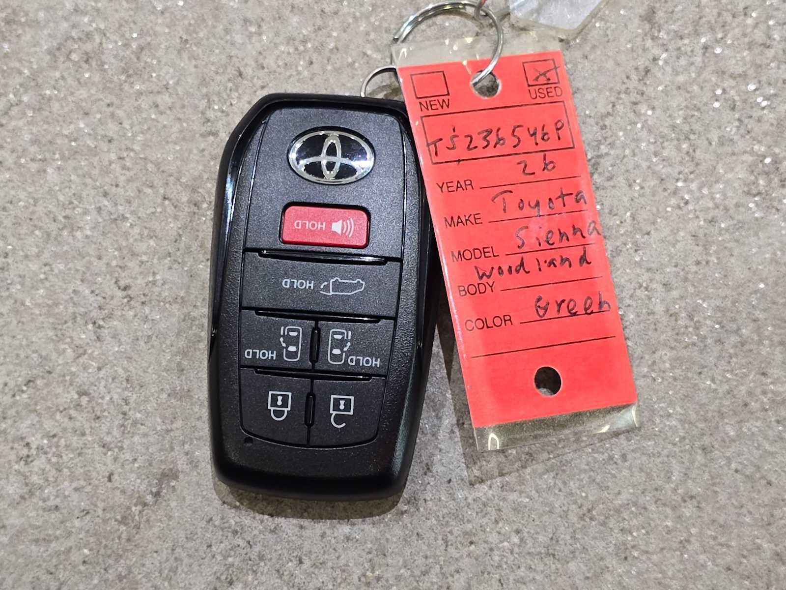 Certified 2026 Toyota Sienna XLE Woodland Edition AWD/4WD image 31