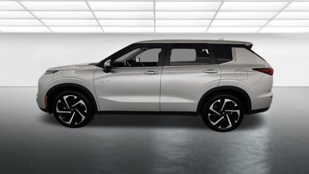 Used 2024 Mitsubishi Outlander SE AWD/4WD image 4