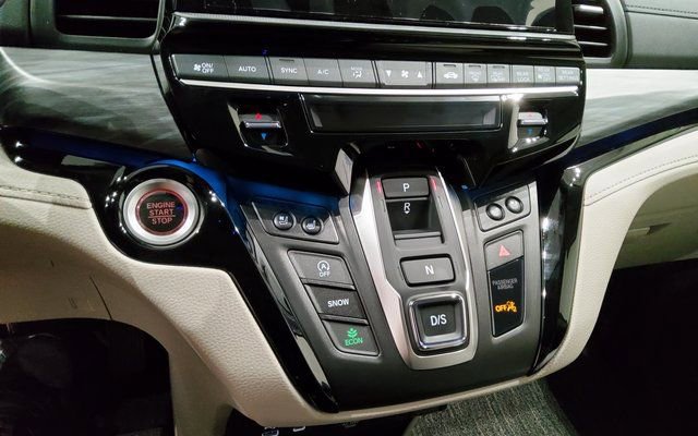 Used 2025 Honda Odyssey Elite image 20