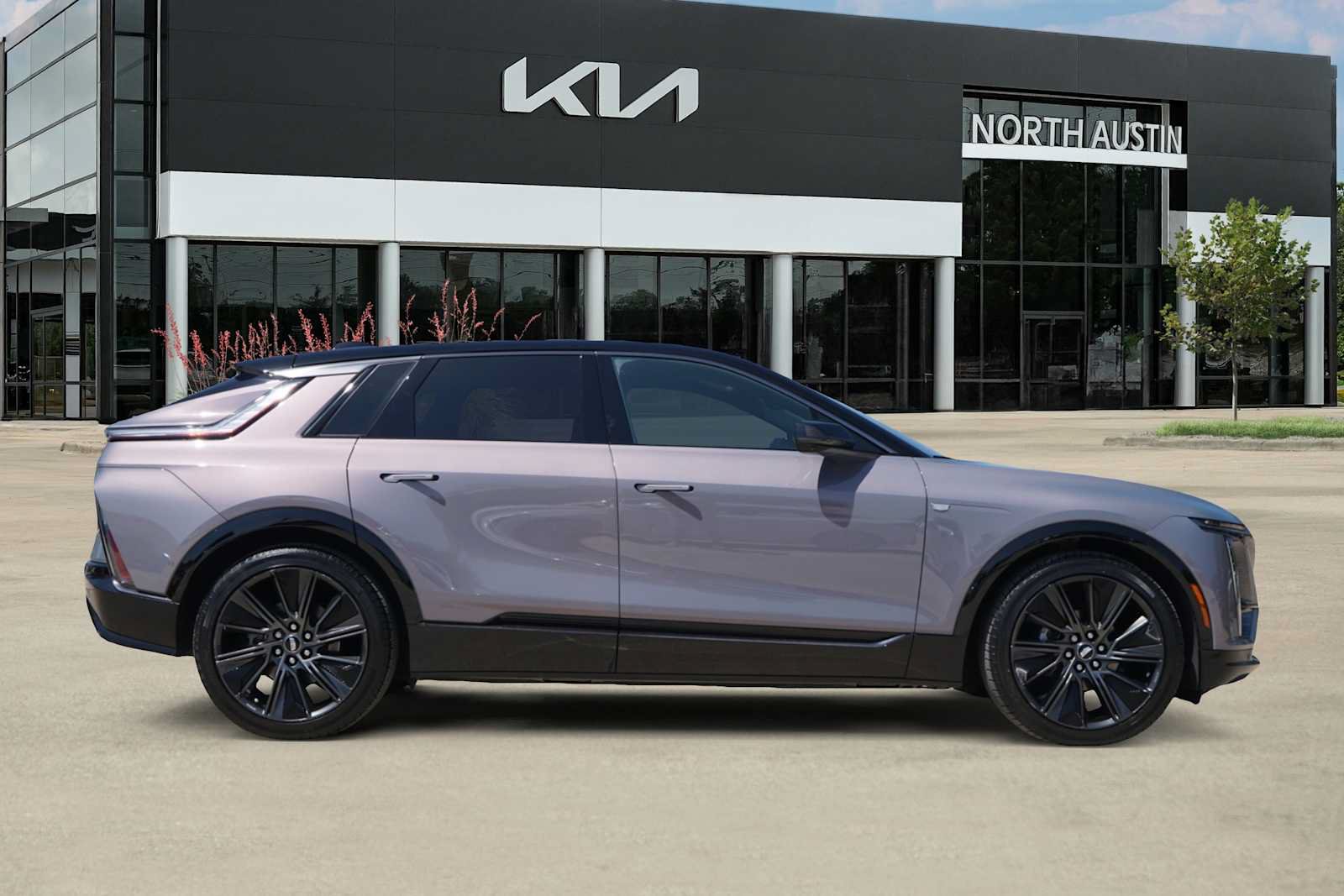 Used 2024 Cadillac Lyriq Sport AWD/4WD image 6