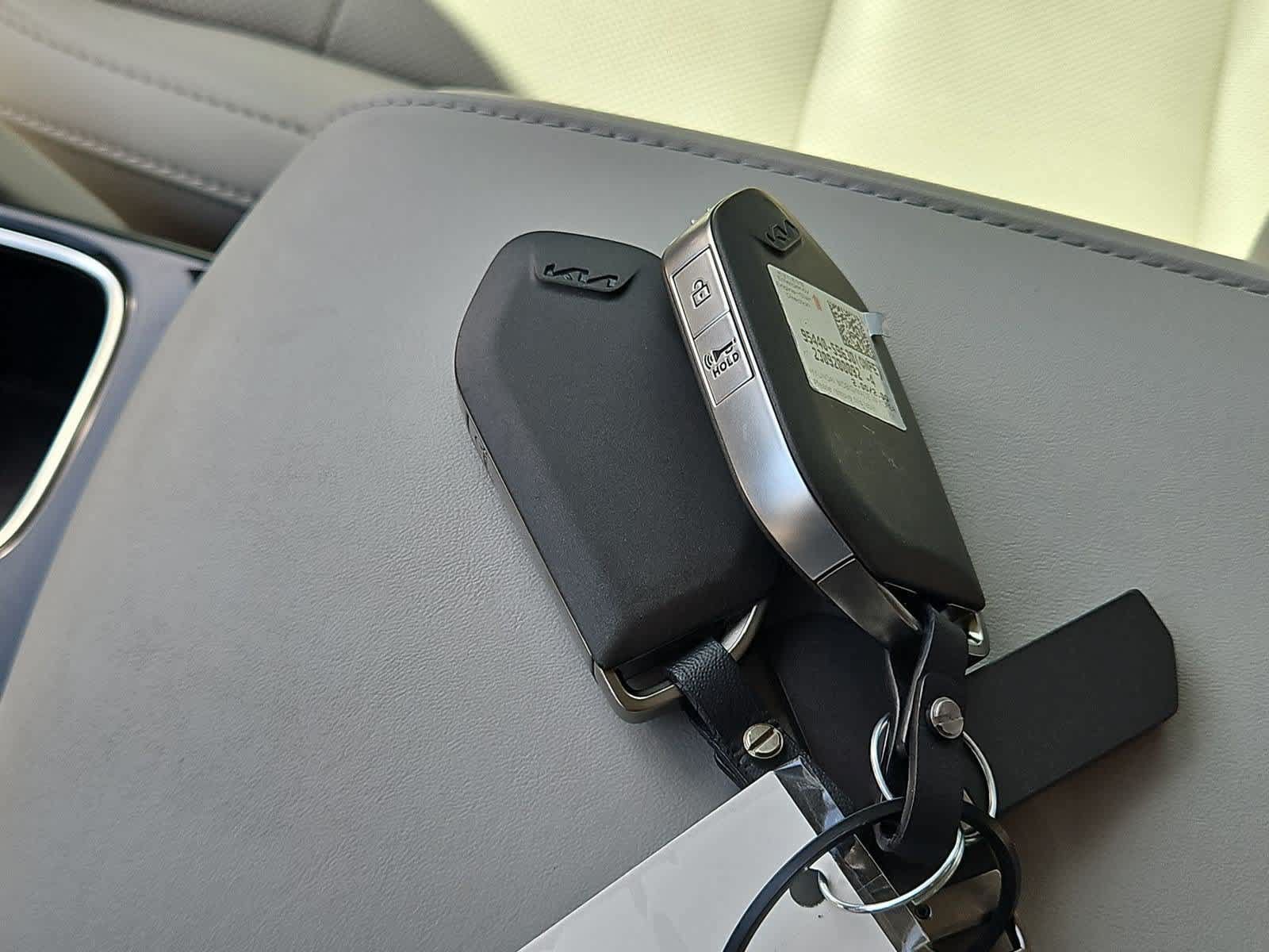 Used 2024 Kia Telluride S FWD image 35