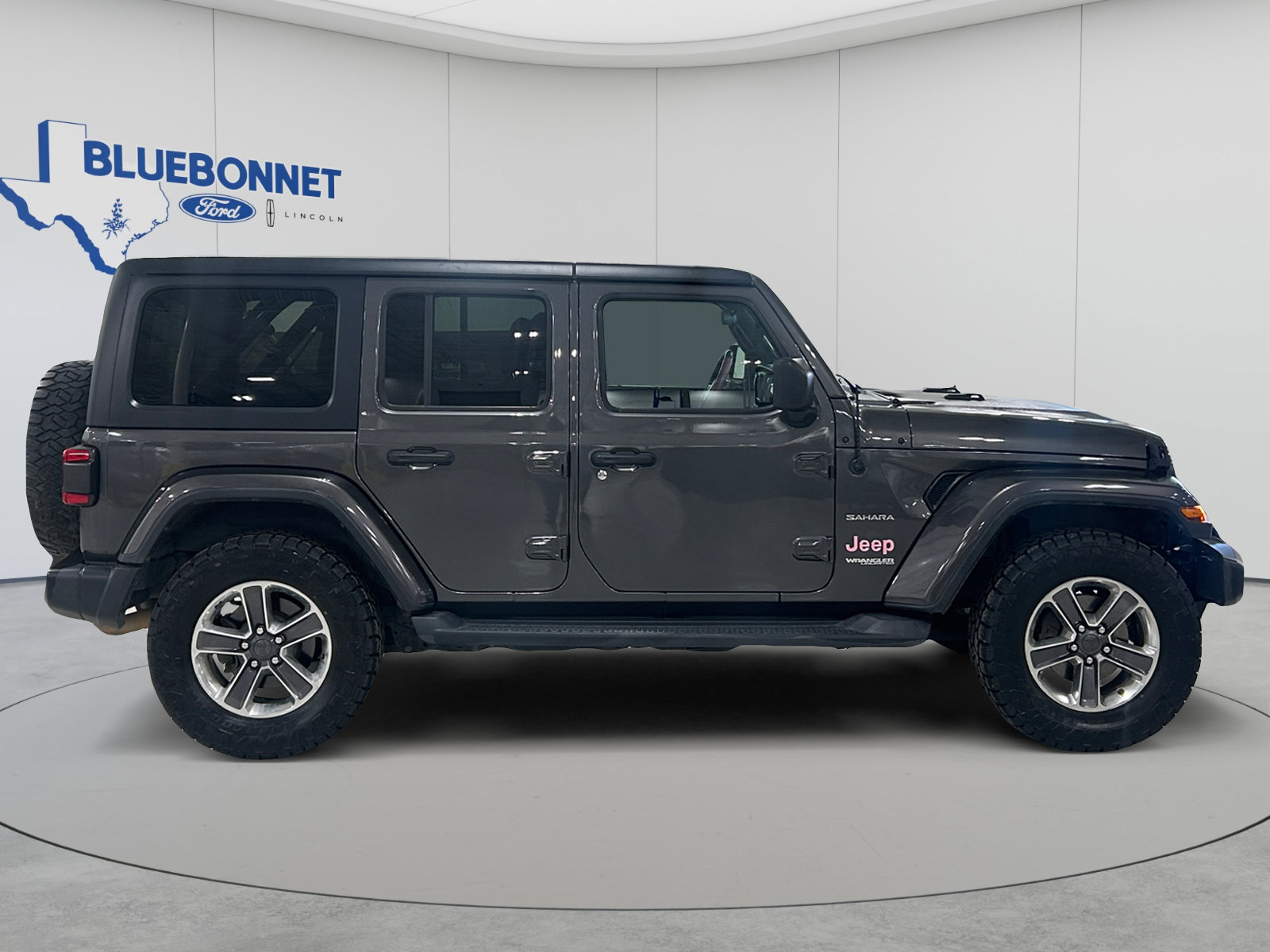 Used 2019 Jeep Wrangler Unlimited Sahara w/ Safety Group AWD/4WD image 4