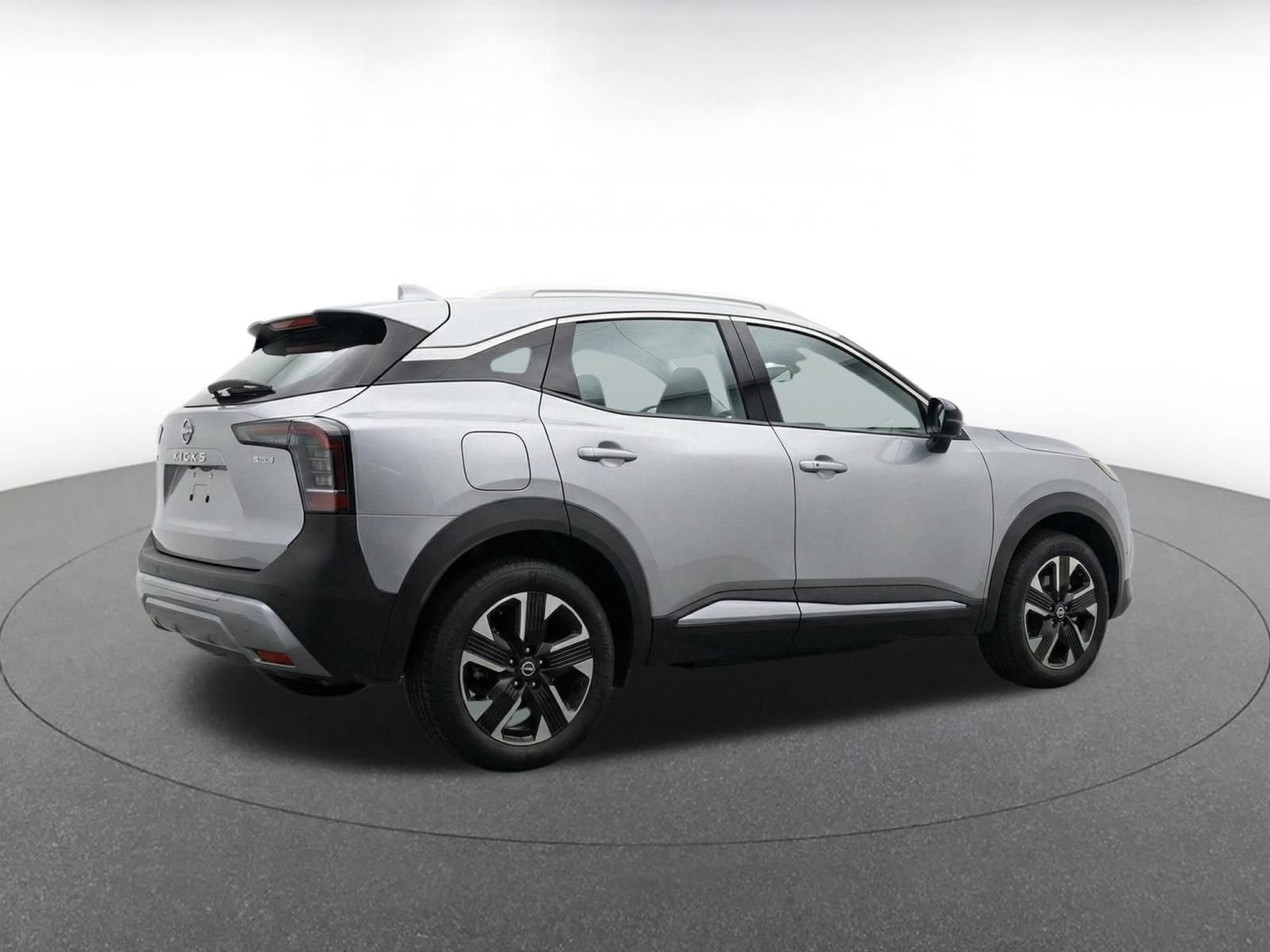 Used 2026 Nissan Kicks SV w/ Cold Weather Package AWD/4WD image 9