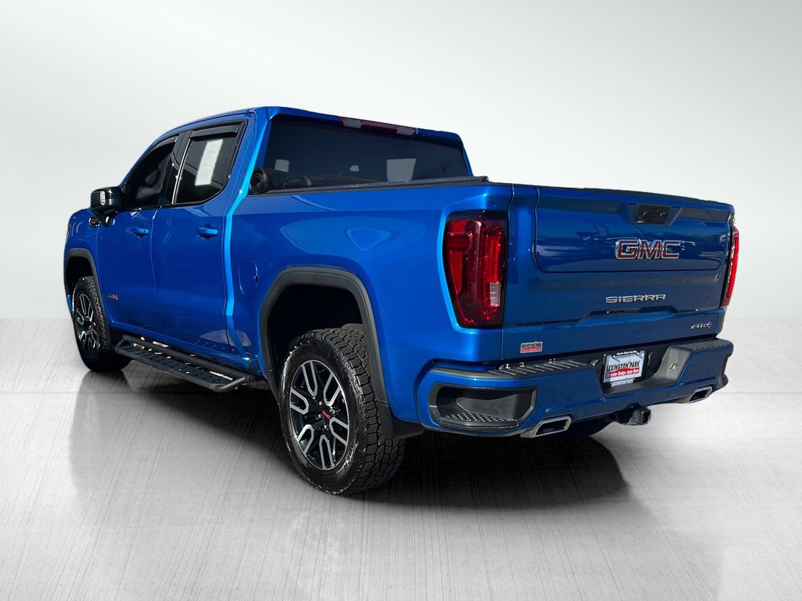 Used 2022 GMC Sierra 1500 AT4 image 8