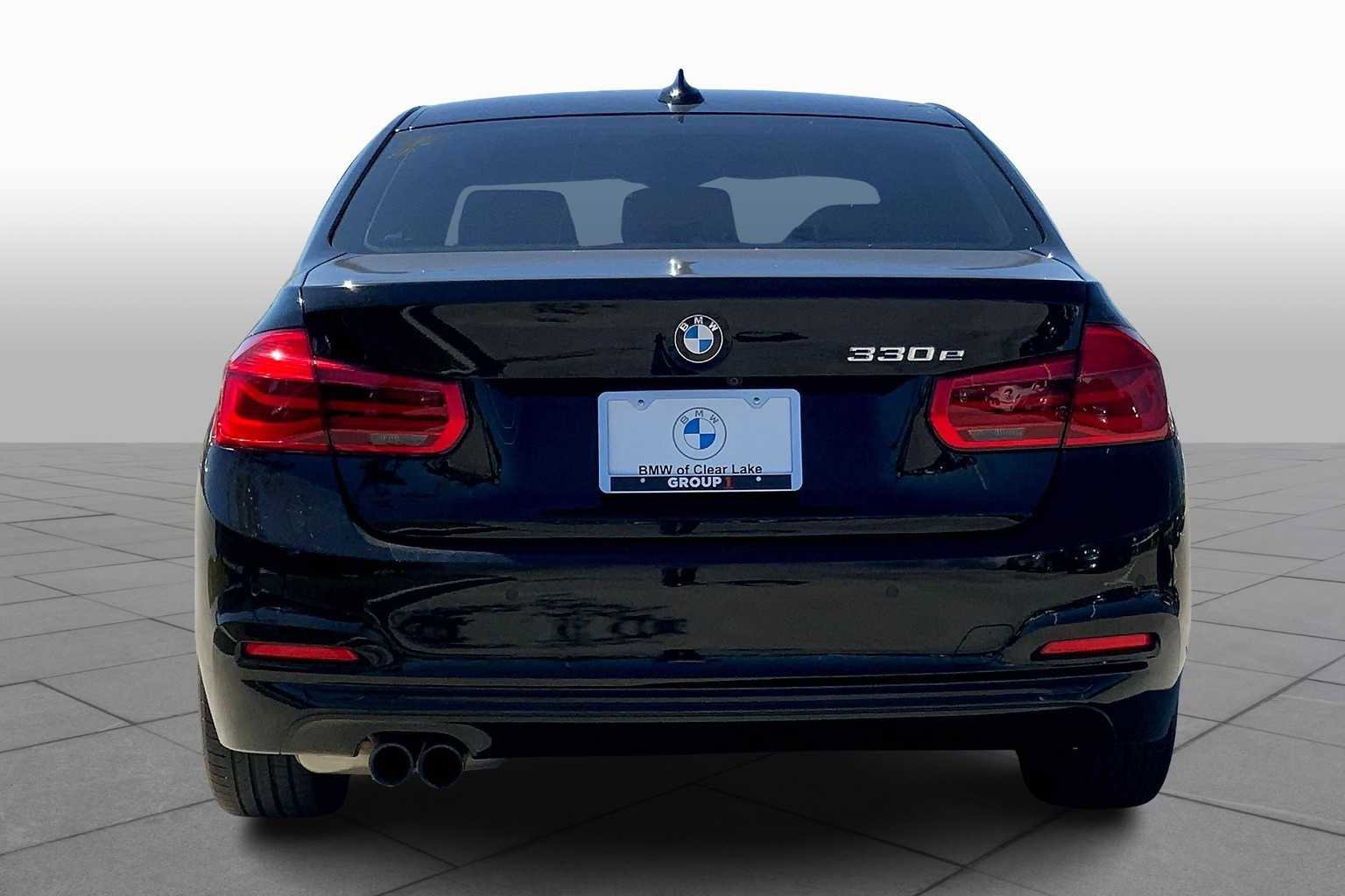 Used 2017 BMW 330e image 4