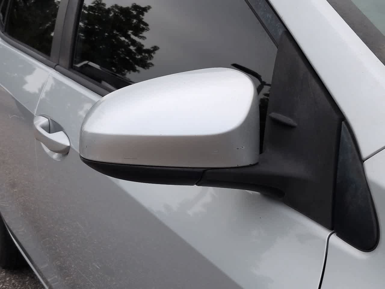 Used 2015 Toyota Corolla LE FWD image 12