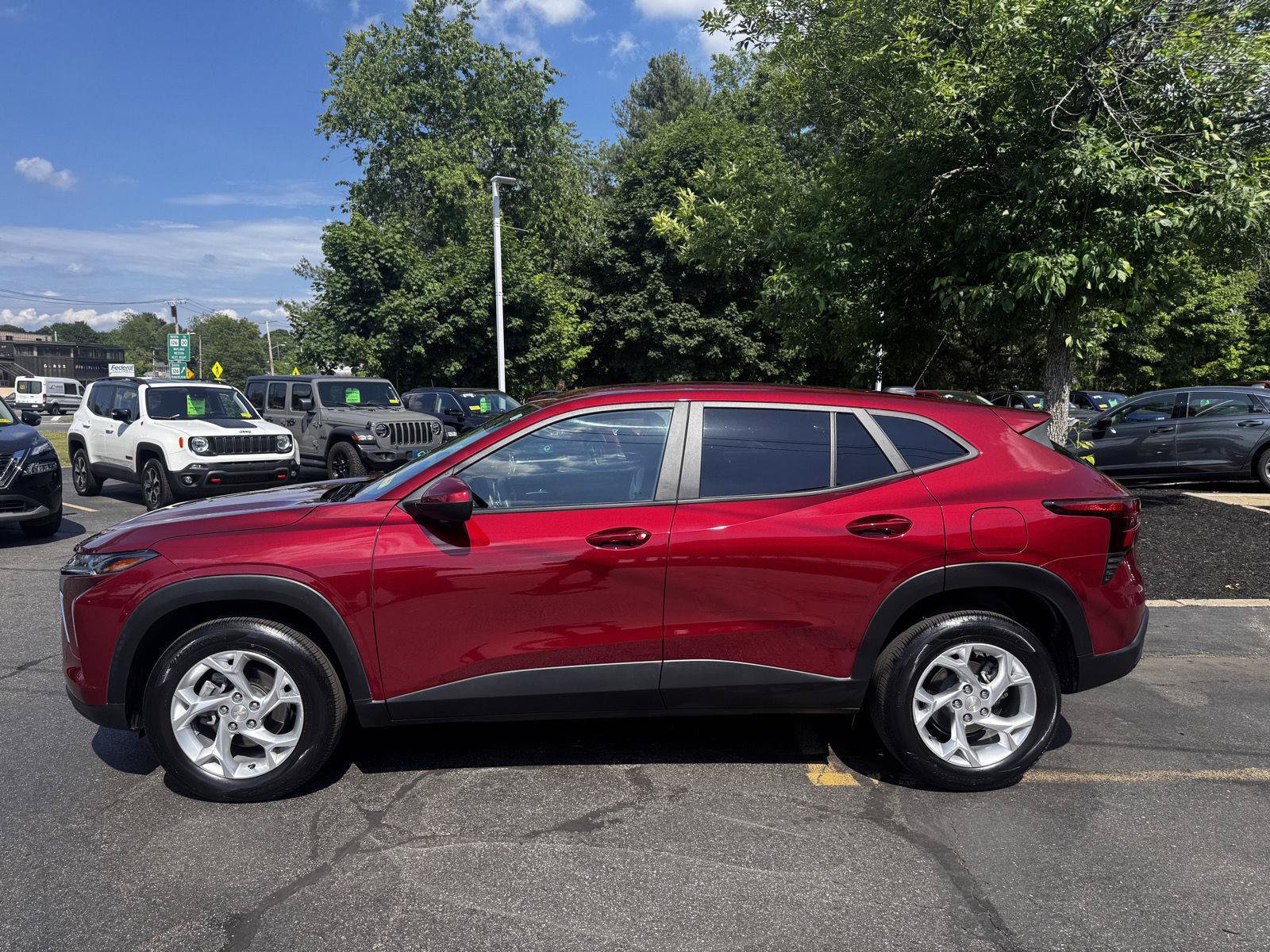 Certified 2024 Chevrolet Trax LS w/ LS Convenience Package FWD image 7