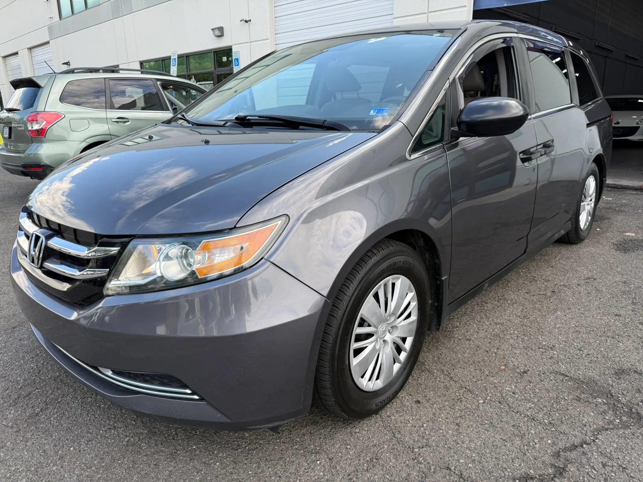 Used 2015 Honda Odyssey LX image 5