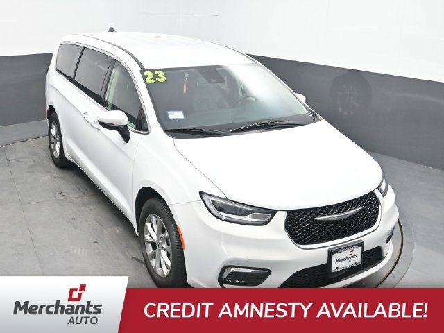 Used 2023 Chrysler Pacifica Touring-L AWD/4WD image 23