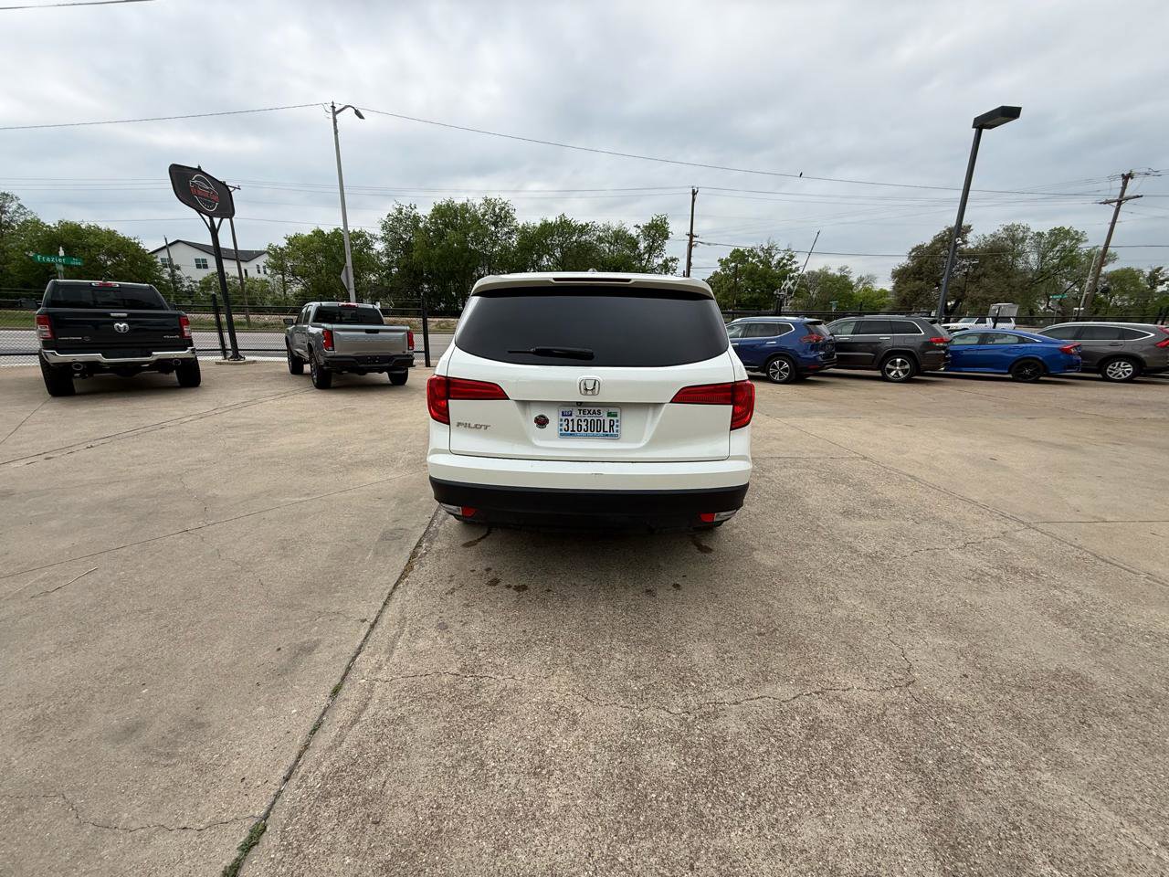 Used 2017 Honda Pilot EX image 4