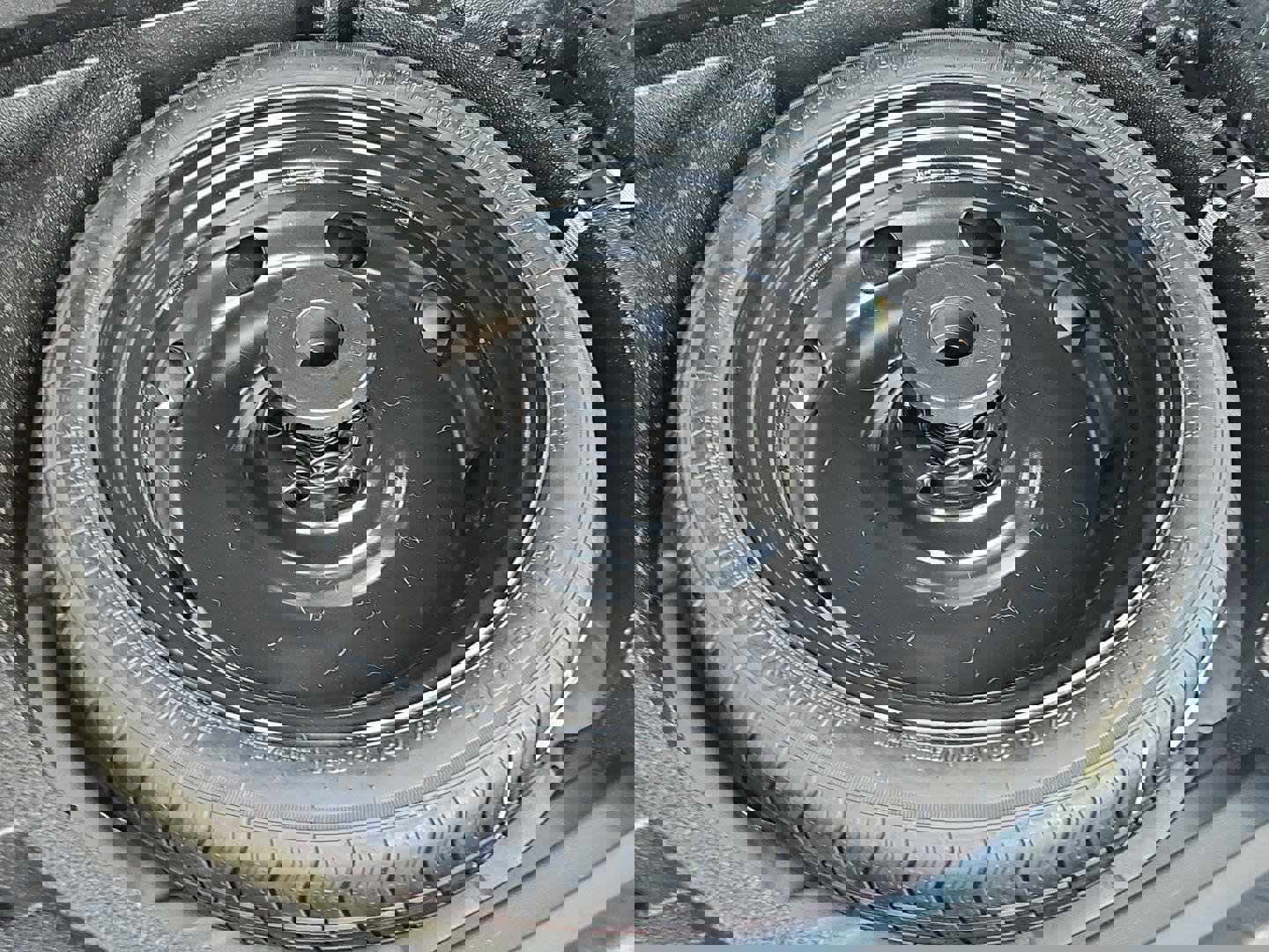 Used 2025 Volkswagen Taos SEL image 24