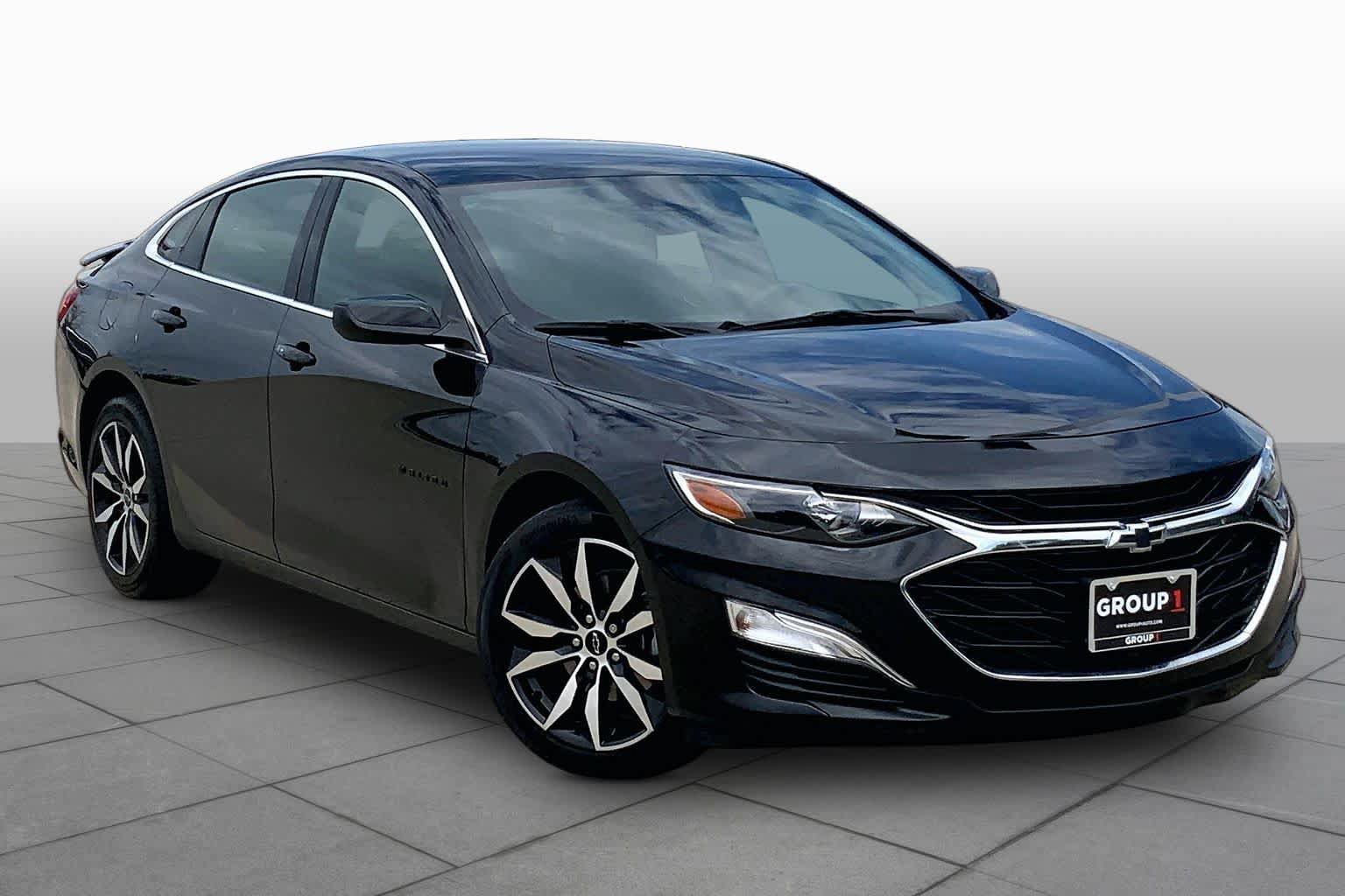 Used 2025 Chevrolet Malibu RS FWD image 3
