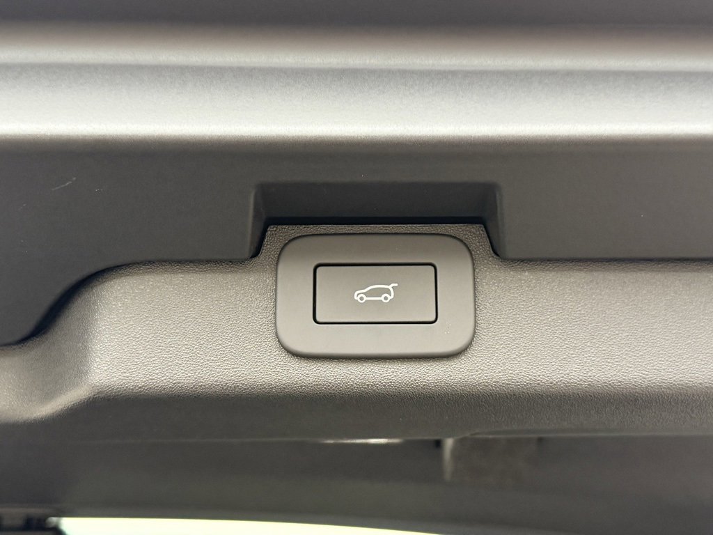 New 2026 Land Rover Discovery Limited Edition image 39