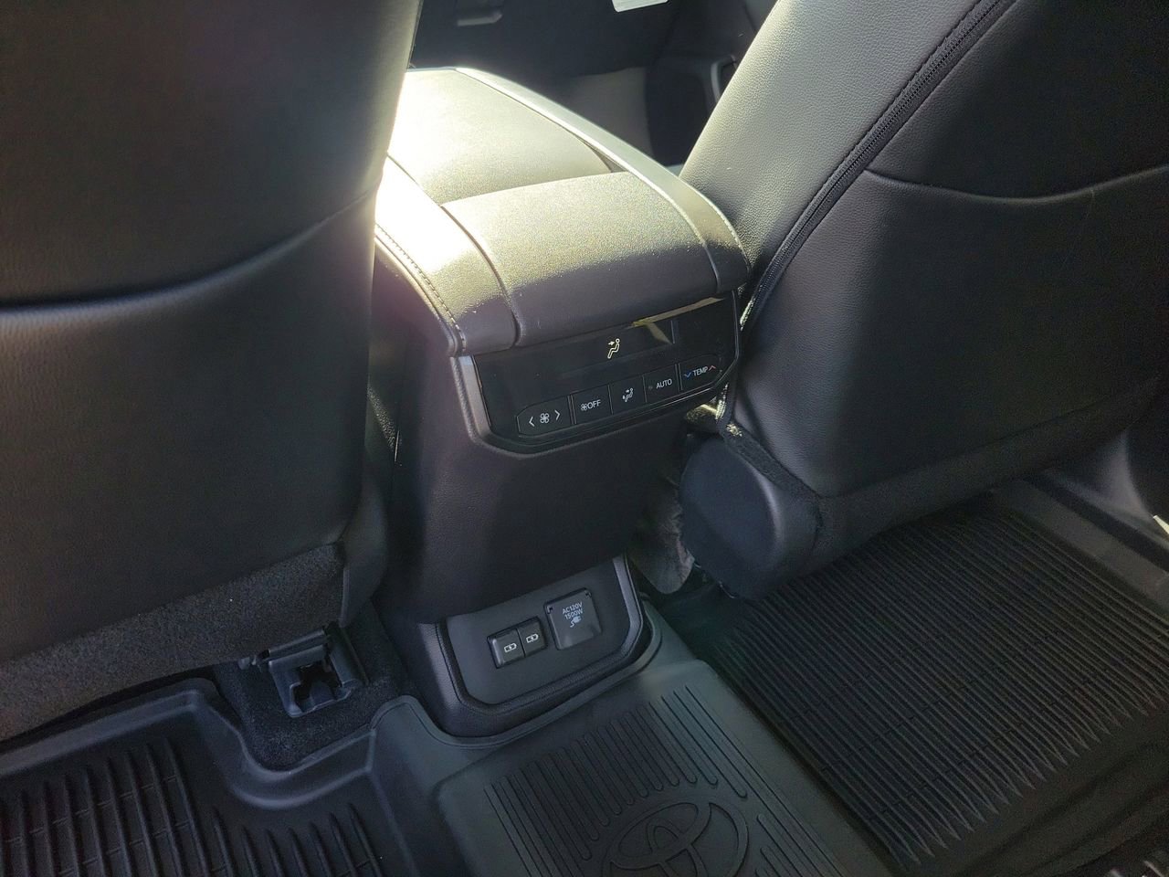 New 2026 Toyota Highlander Limited AWD/4WD image 13